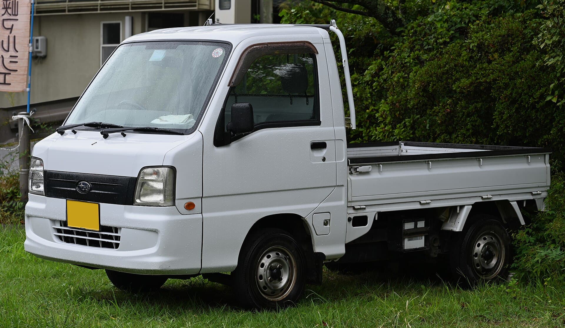 Subaru Sambar kei truck, front three-quarter view